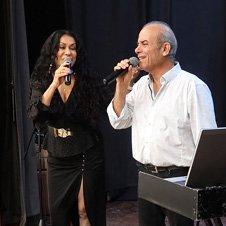 רוקדים ונהנים